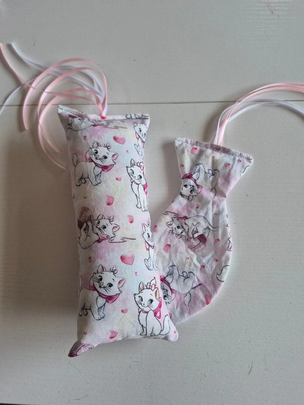 pretty 2 Pack cat-nip cat toys w/ pink ribbon